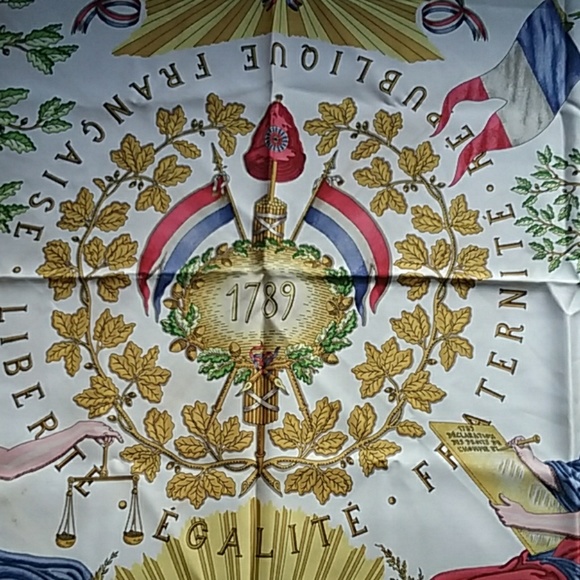 HERMES Vintage Scarf - Picture 4 of 12